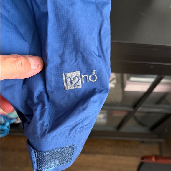 Patagonia Men's Vibrant Blue and Red Nano Waterproof Performance Jacket - Picture 3 of 6